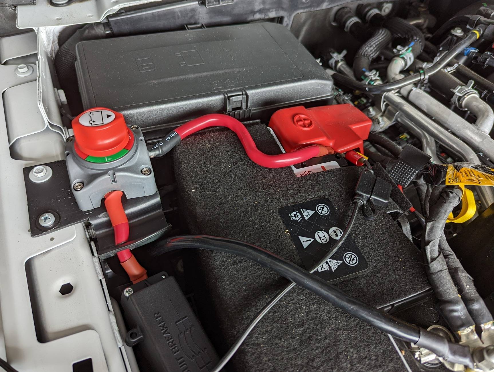 Jeep Gladiator Winch battery disconnect and circuit breaker? PXL_20220914_200159642