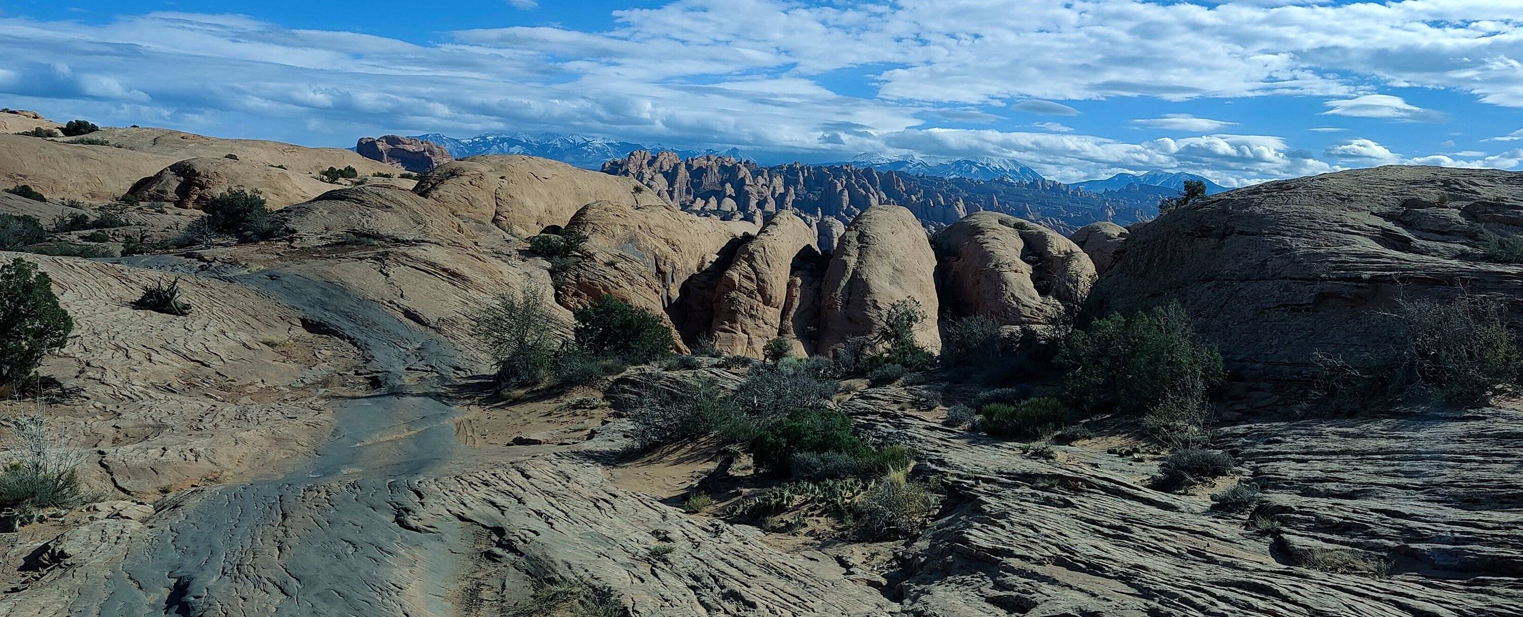 Jeep Gladiator Red Rock 4-Wheelers Trail of the Month November 2024 - Poison Spider Mesa Vista1S