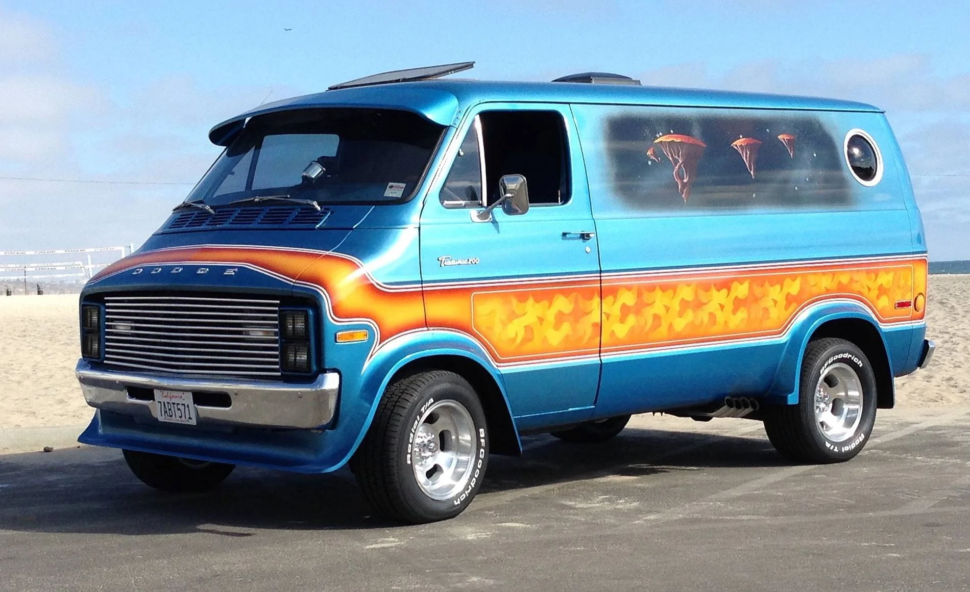 Jeep Gladiator But where would the engine go? Jeep Van "Vangler" concept. Gerring-Streaker-Dodge-Van
