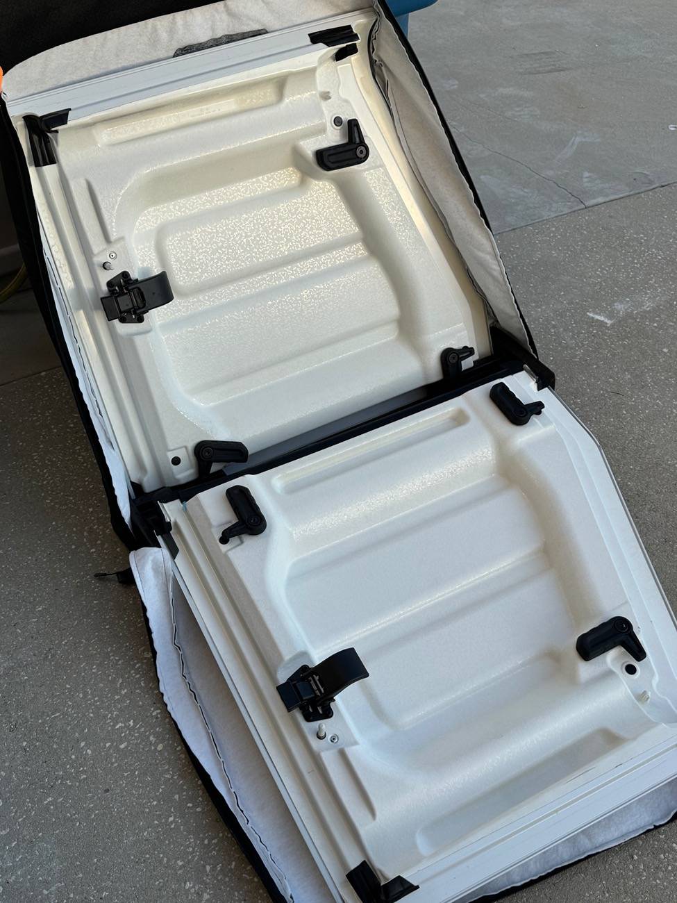 Jeep Gladiator '23 White Freedom Panels with bag reduced to $500 - Tampa area IMG_3423