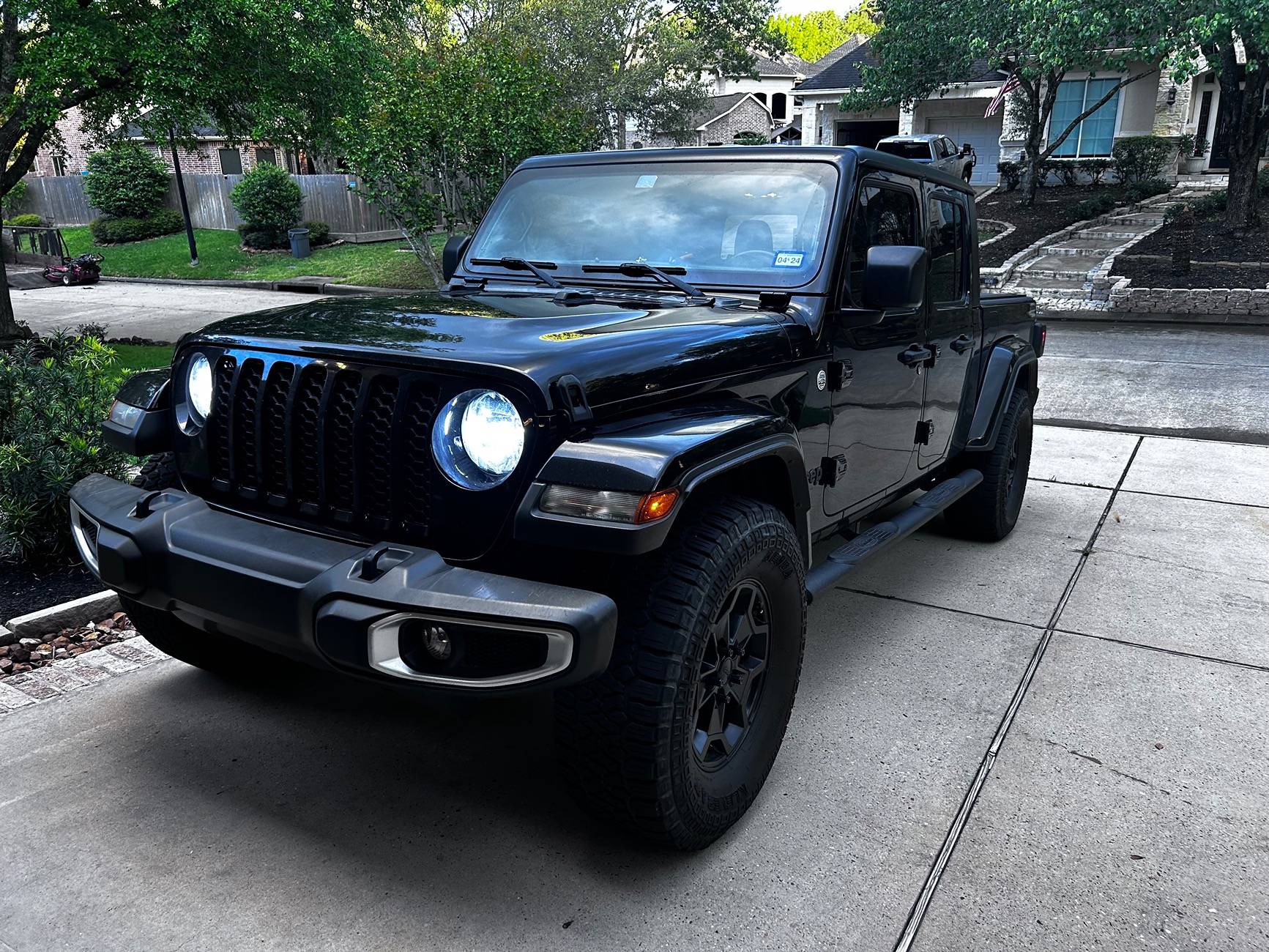 Jeep Gladiator Anybody have some rock rails? IMG_6665