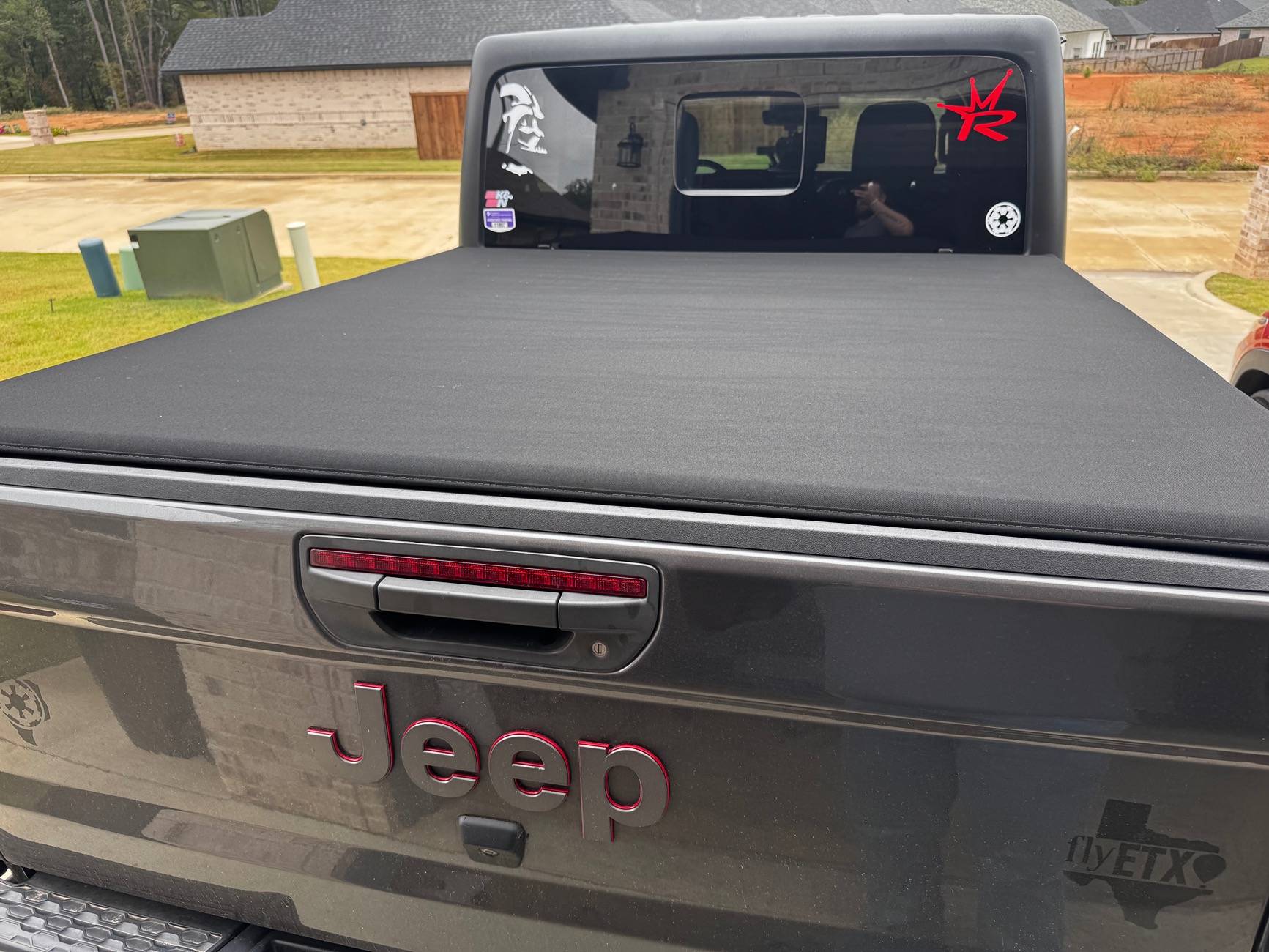 Jeep Gladiator Bestop Twill trifold bedcover.$200 East Texas IMG_5484