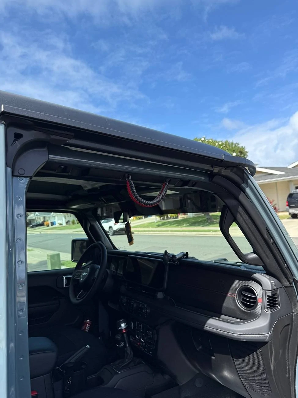 Jeep Gladiator Has anyone added grab handles to a 2024? IMG_5006