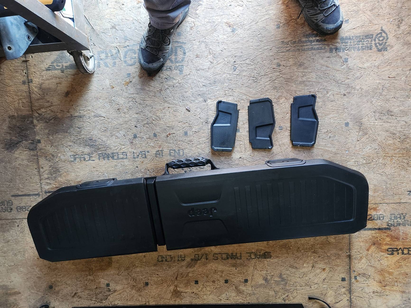 Jeep Gladiator Under Seat locking storage box 20241101_103512