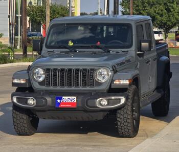 Jeep Gladiator Any 2020 Gladiator Owners Still Here? 1732201186929-3d