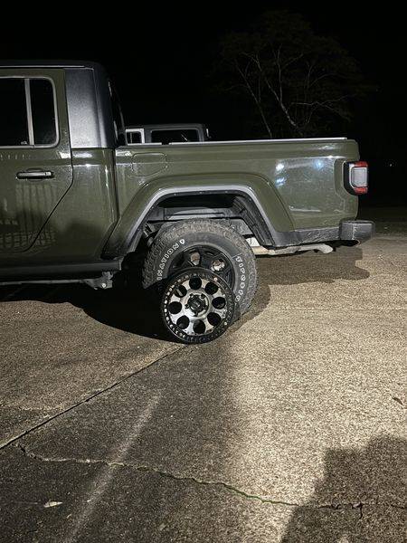 Jeep Gladiator New wheels came in...factory finish or paint? gxt6UQ7kNvgH2A3Kj&_nc_zt=23&_nc_ht=scontent-ord5-3