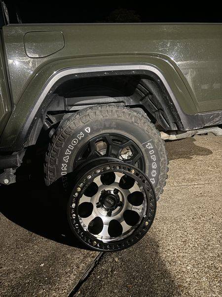 Jeep Gladiator New wheels came in...factory finish or paint? c8ipQQ7kNvgFONZov&_nc_zt=23&_nc_ht=scontent-ord5-2