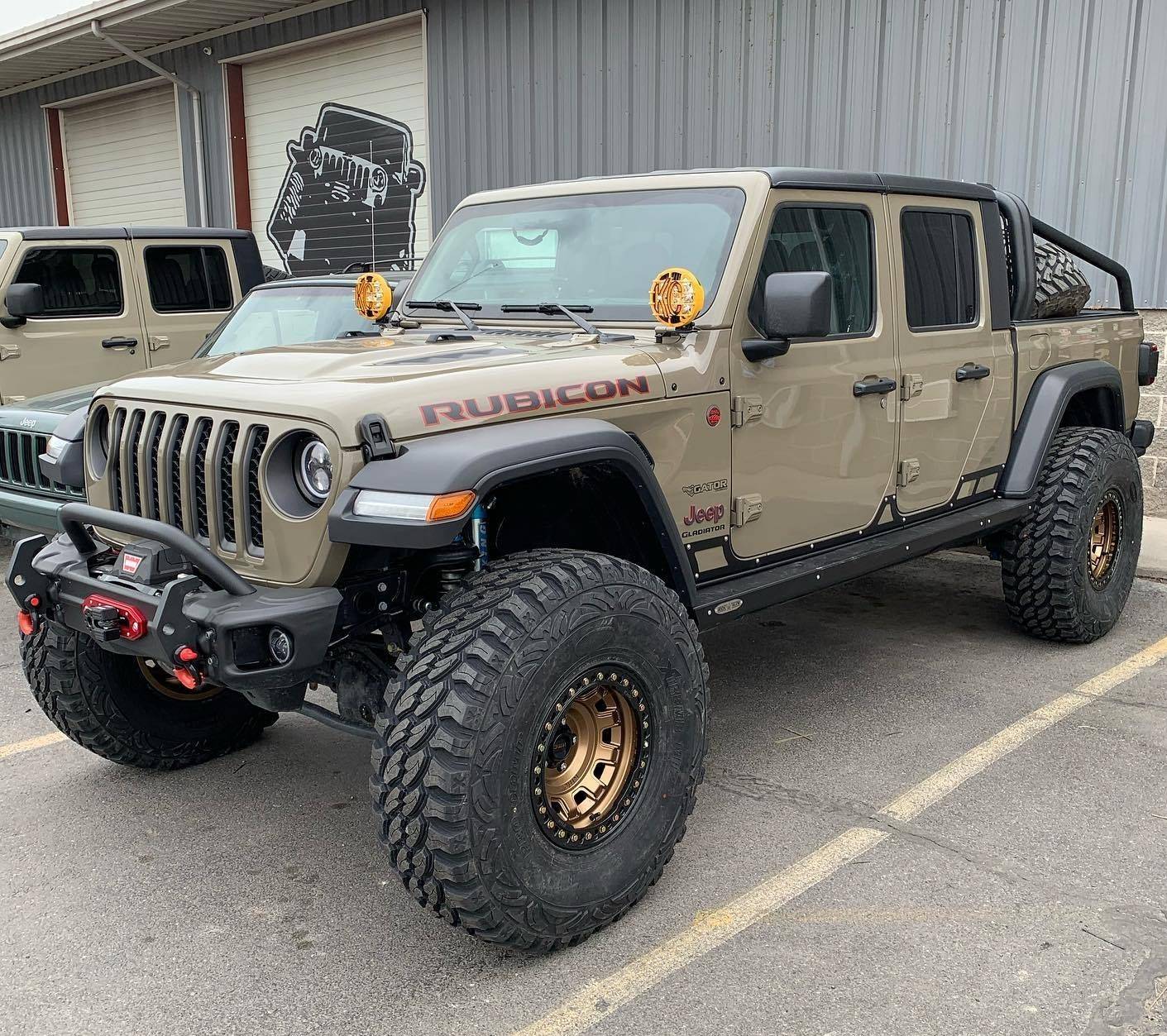 Jeep Gladiator New wheels came in...factory finish or paint? 3_YUEQ7kNvgE4GgD4&_nc_zt=23&_nc_ht=scontent-ord5-2