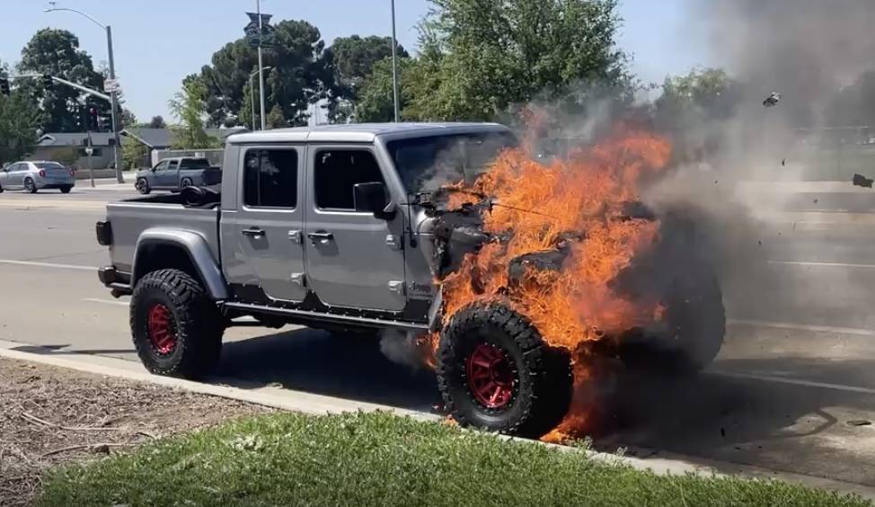 Jeep Gladiator How do you JT gassers do it? MPG... Screen-Shot-2022-05-11-at-2.15.15-PM