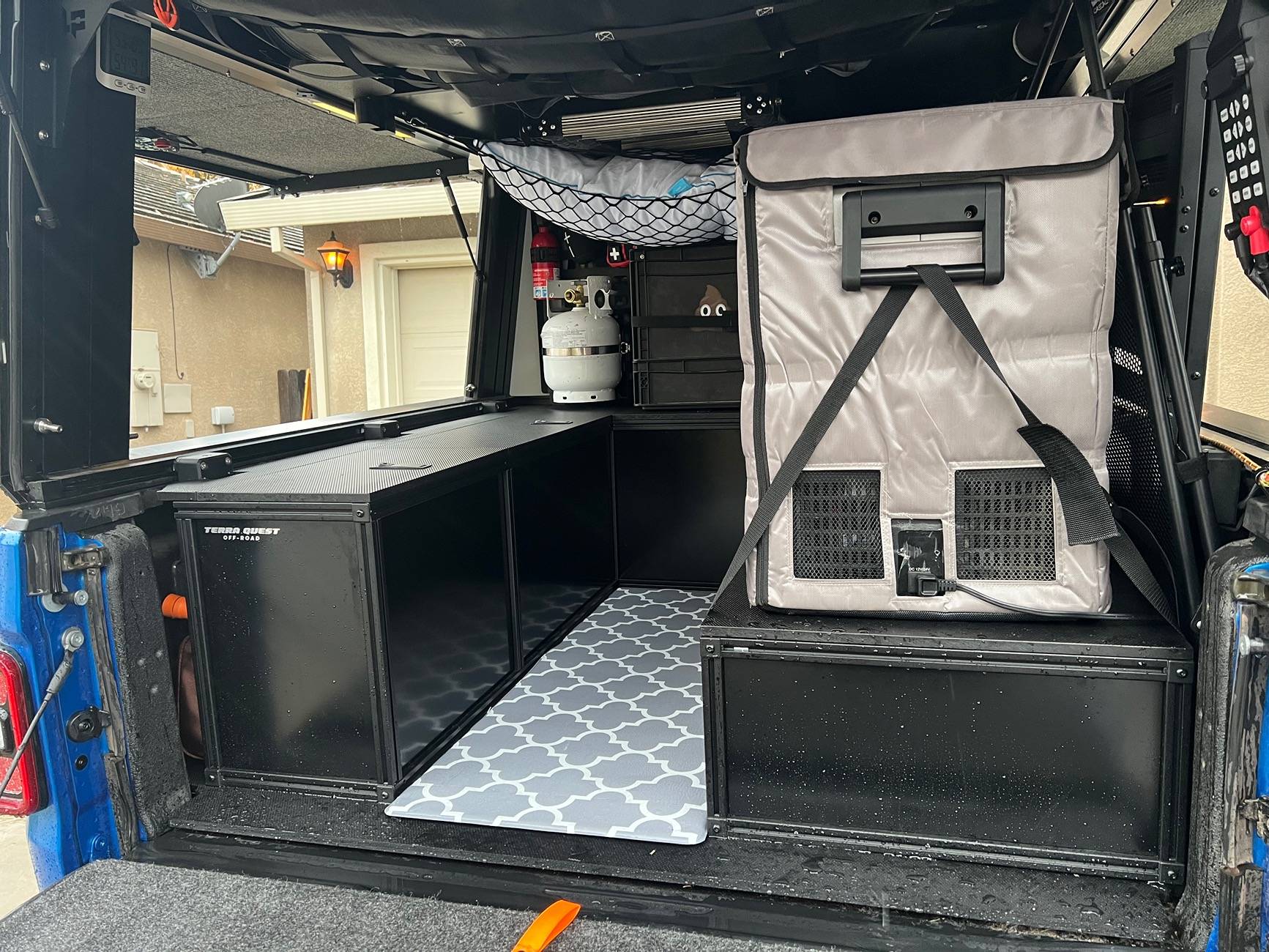 Jeep Gladiator New bed storage system installed IMG_6035