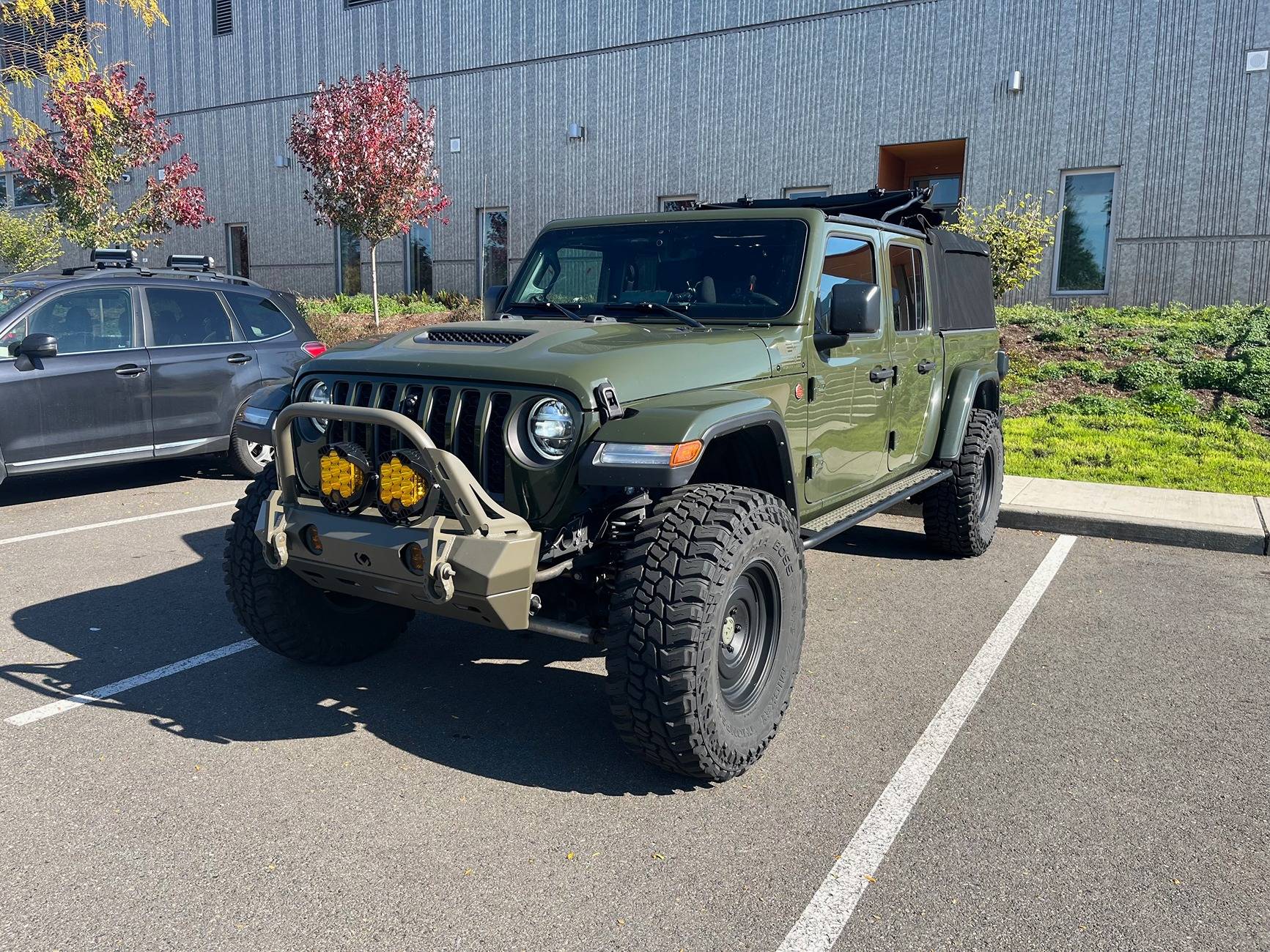 Jeep Gladiator Aux front bumper lighting opinions (black friday looming) IMG_6950