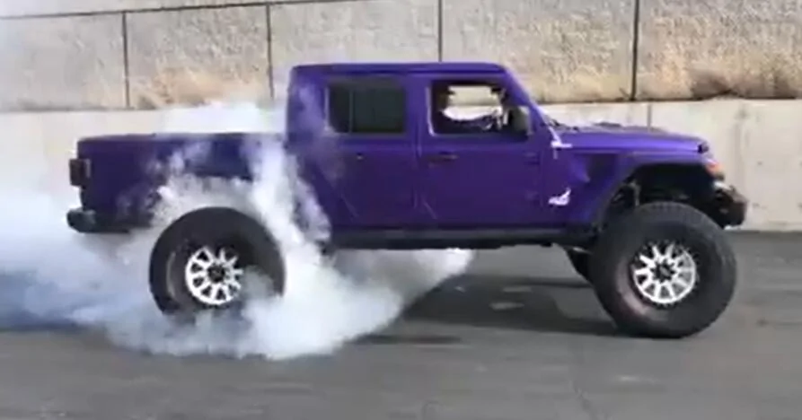 Jeep Gladiator Angry Wrangler And Gladiator Owners Are Taking Jeep To Court... 1732324221746-wa