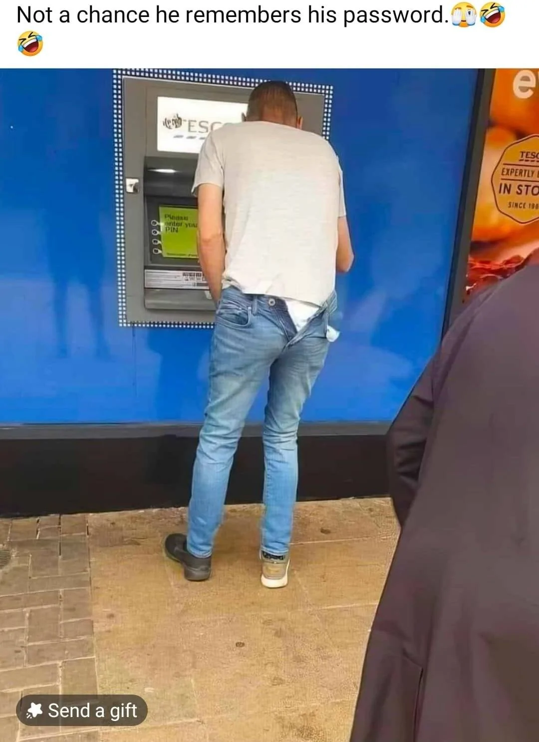 u93o30tyabwr.jpg