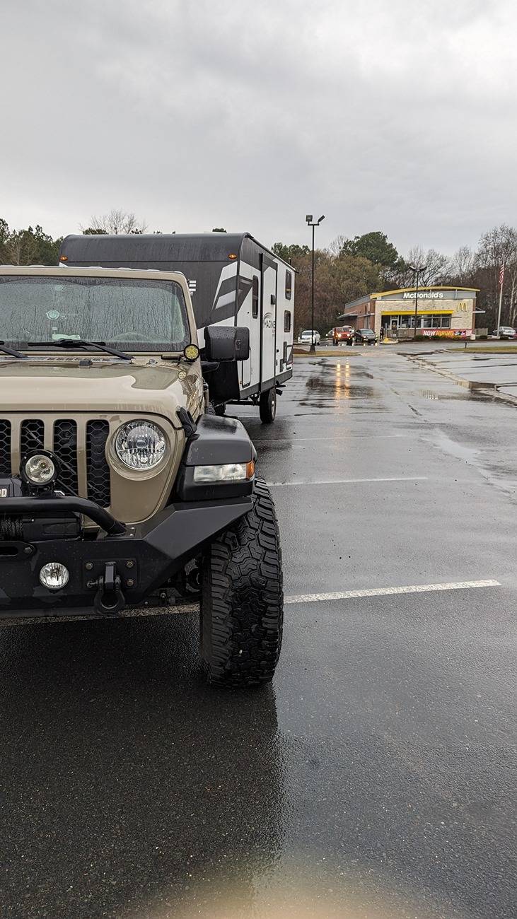 Jeep Gladiator How do you JT gassers do it? MPG... PXL_20240301_195254225