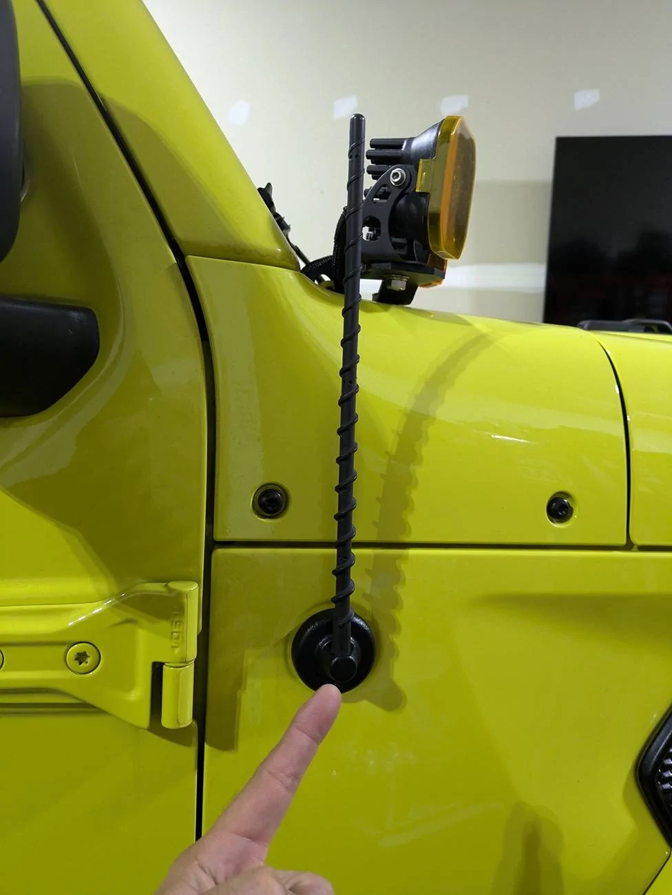 Jeep Gladiator Will disconnecting the antenna cause 2024 gladiator to brick? PXL_20241127_014025262