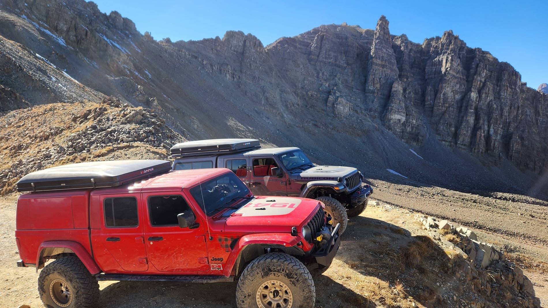Jeep Gladiator JLU hard top converted to JT bed cap! 20241004_153546