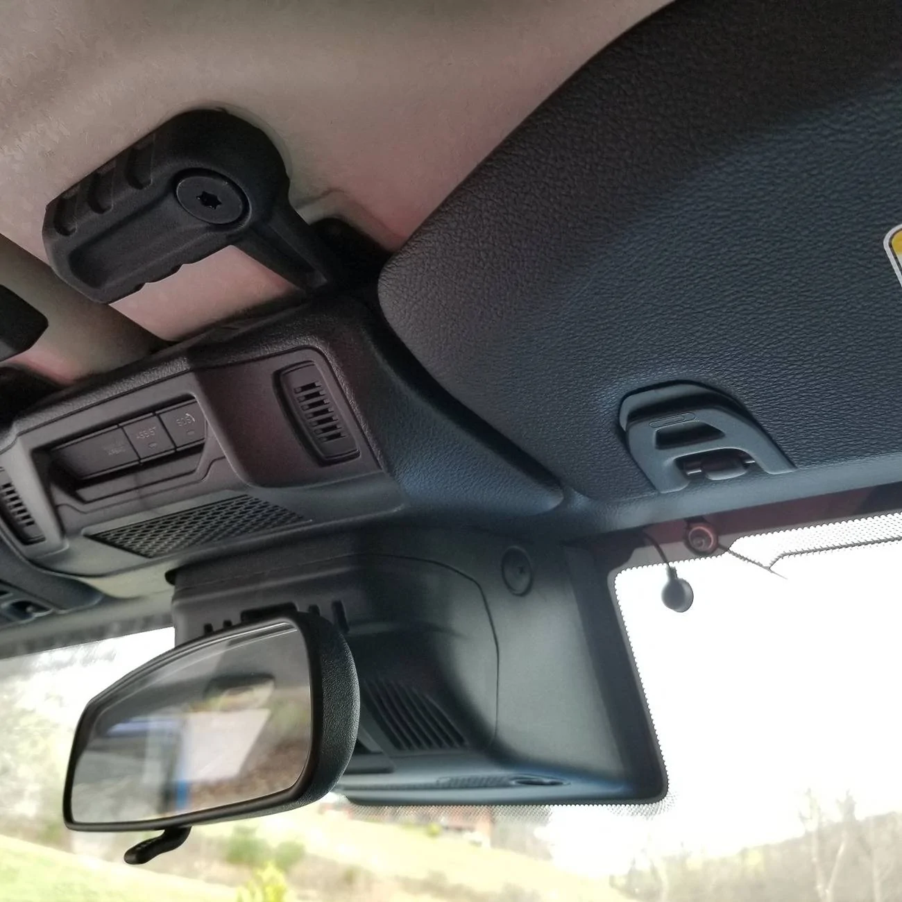 Jeep Gladiator Will disconnecting the antenna cause 2024 gladiator to brick? 20241127_104834