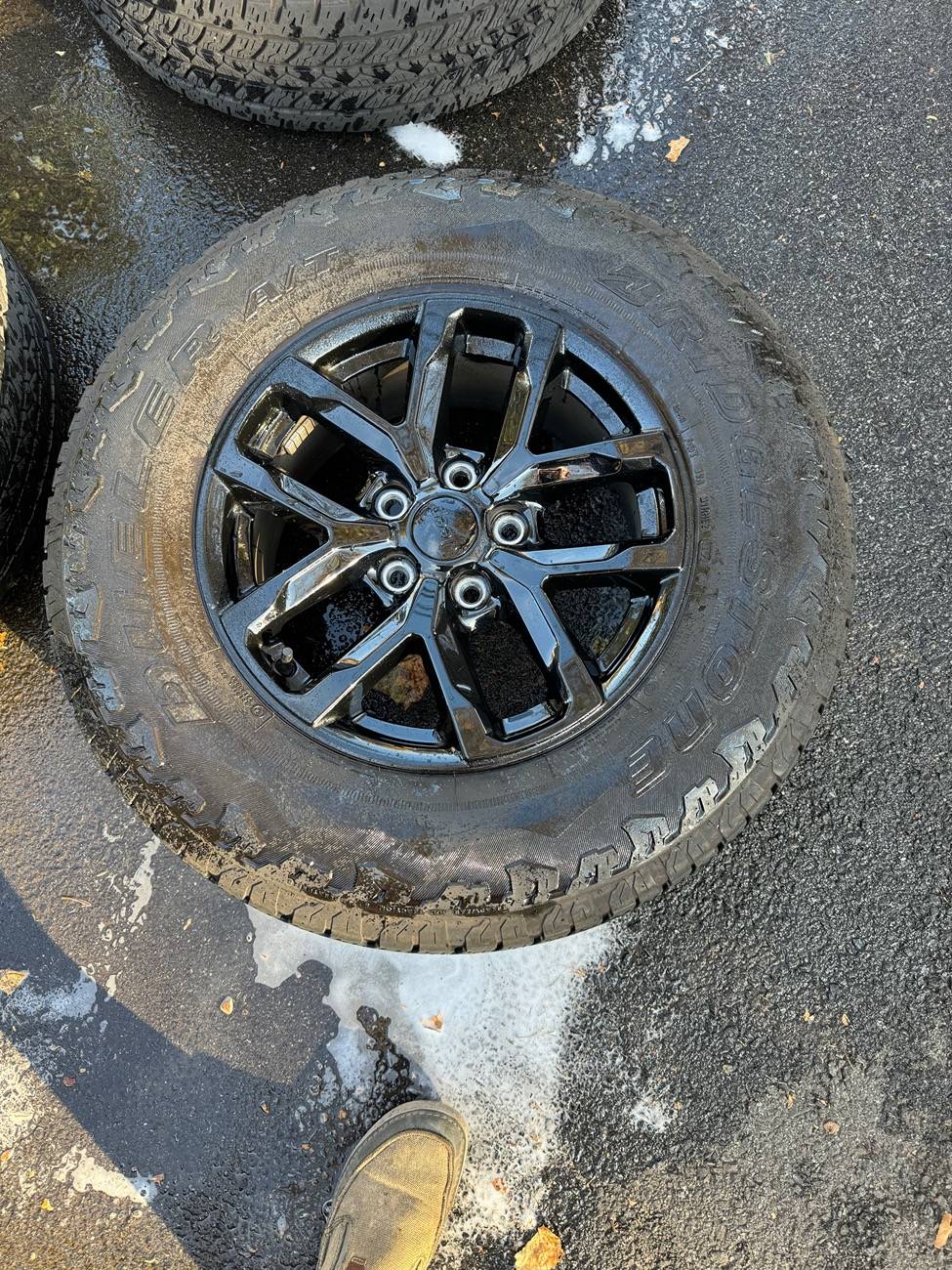 Jeep Gladiator 2023 Gladiator Freedom Edition Rims and tires IMG_2282