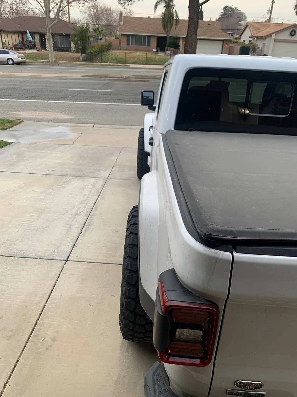Jeep Gladiator Can’t decide which wheel size to go with. Need help! IMG_3083