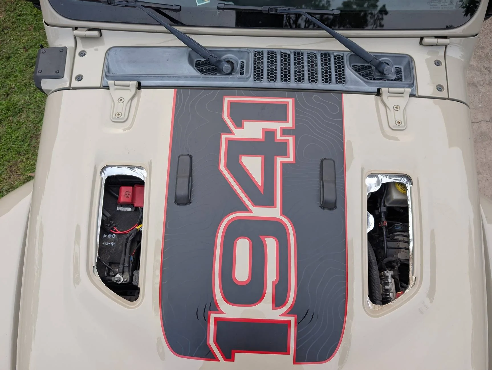 Jeep Gladiator Removed the Rubicon hood vents now they wiggle when reinstalled PXL_20241128_223934216