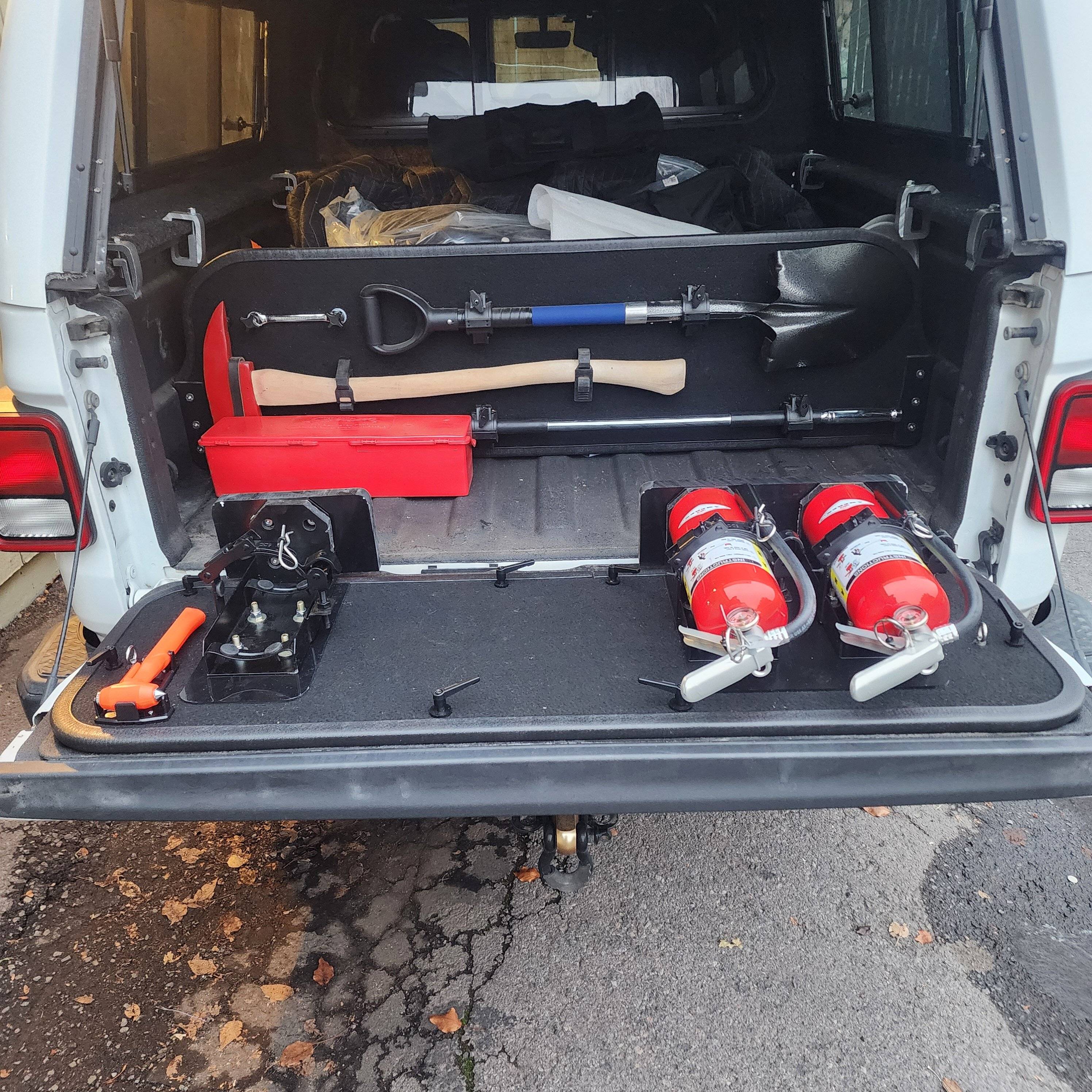 Jeep Gladiator Tailgate Mounted Fire Extinguishers 1000001479