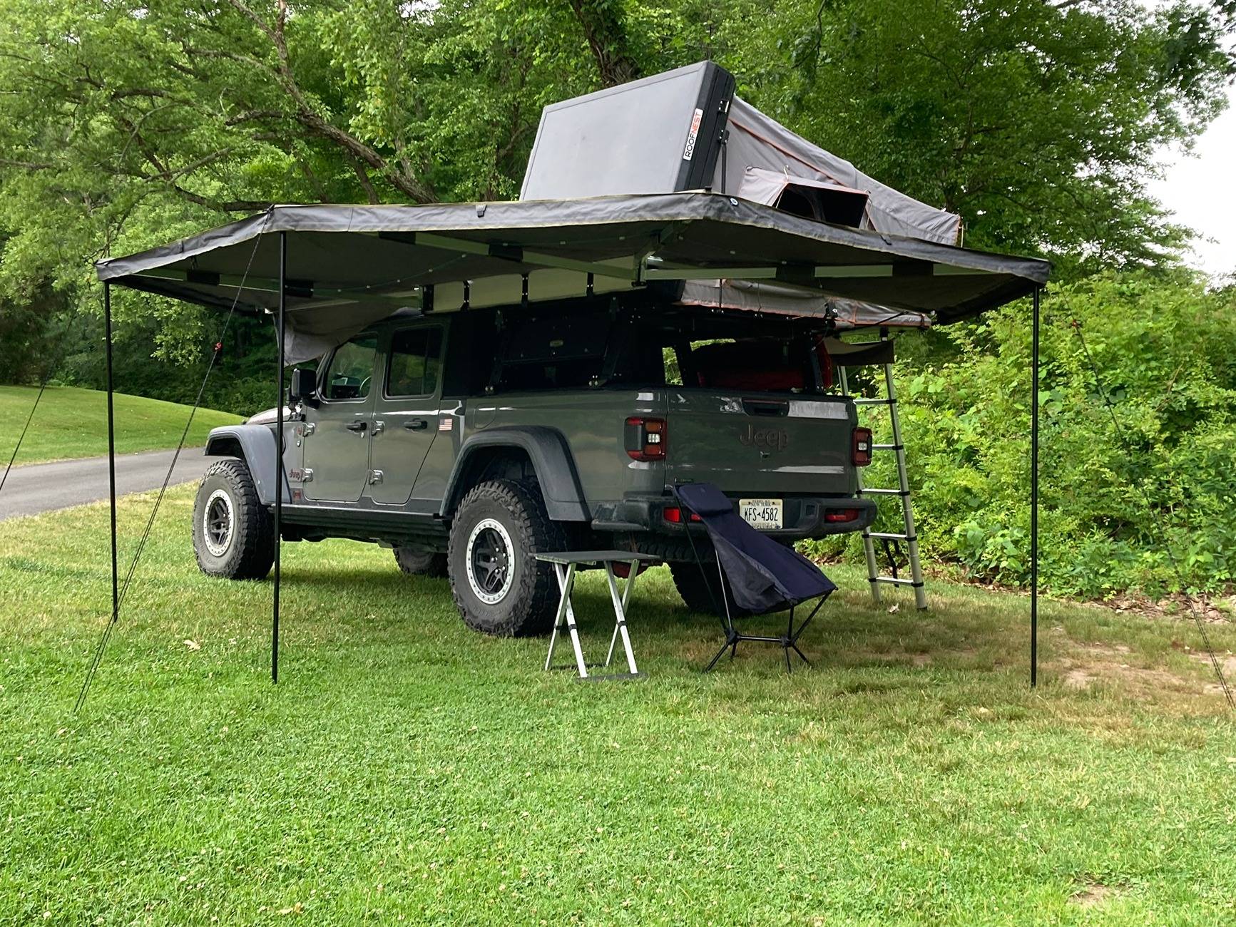 Jeep Gladiator OVS 270 awning w/large HD brackets, driver's side $500 OBO IMG_4078