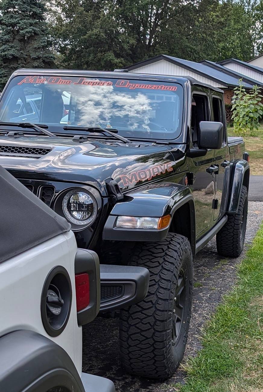 Jeep Gladiator Please help pick the right tires 1000005156