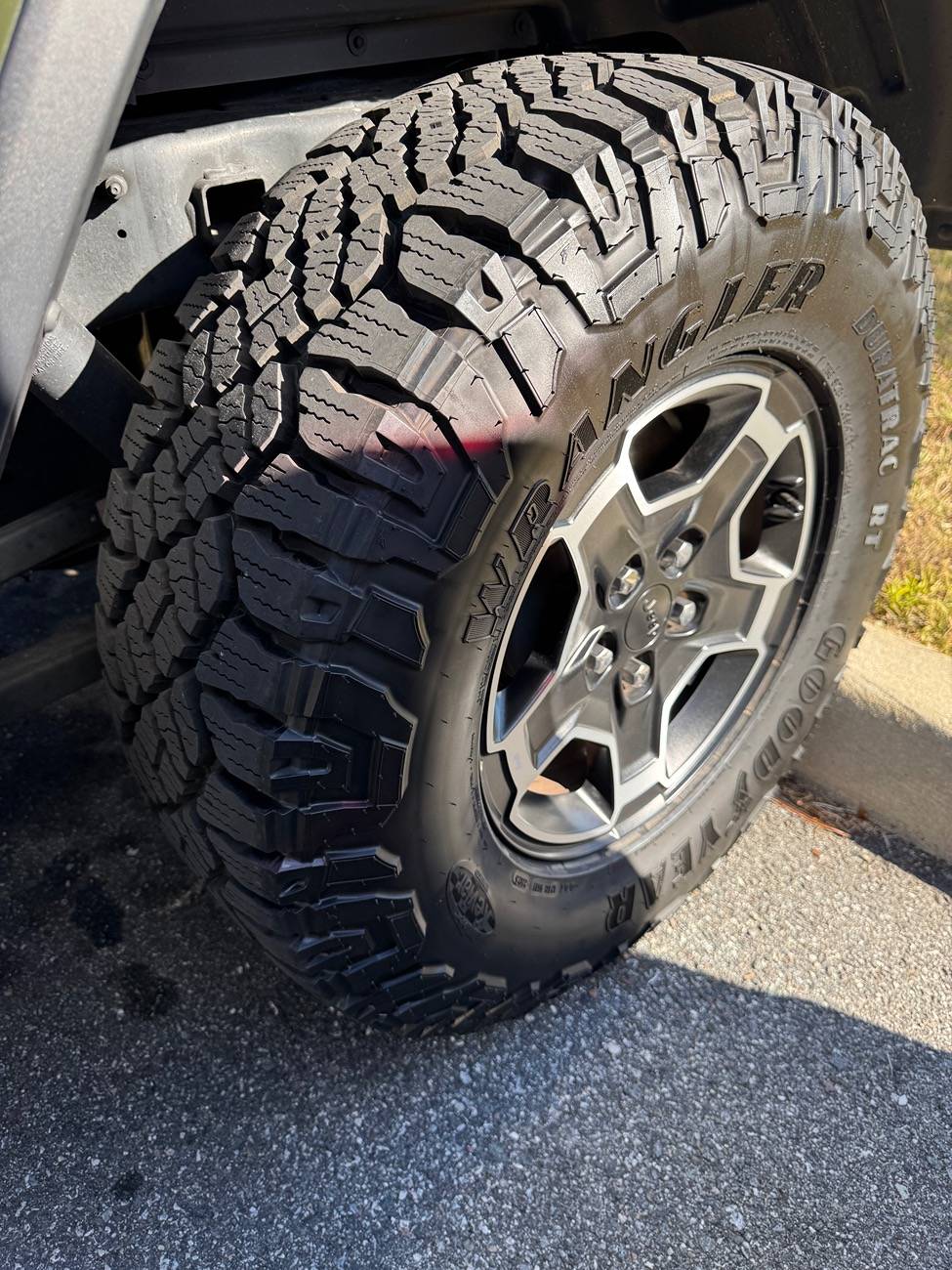 Jeep Gladiator Please help pick the right tires IMG_3535