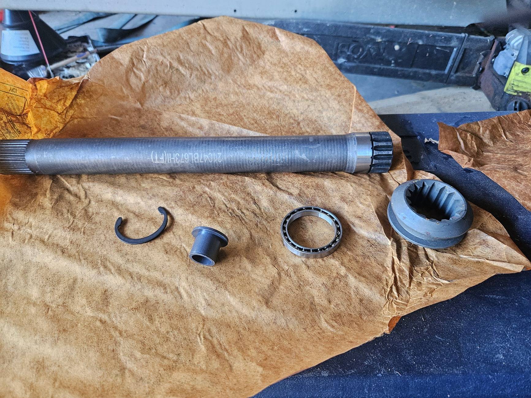 Jeep Gladiator Is there an OUTER axle tube seal kit for 2022 JT? 20241205_073720