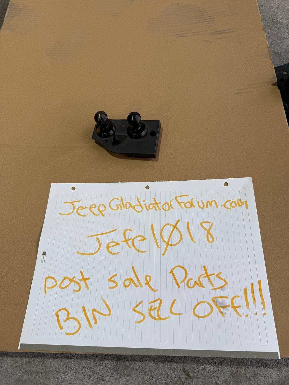 Jeep Gladiator Sold the JT Parts Bin Dump DEVICE HOLDER