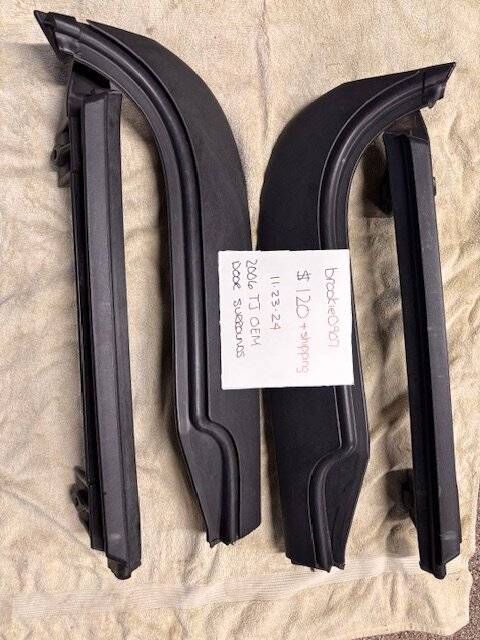 Jeep Gladiator 1999-2006 Wrangler OEM Door Surrounds $120 IMG_2566
