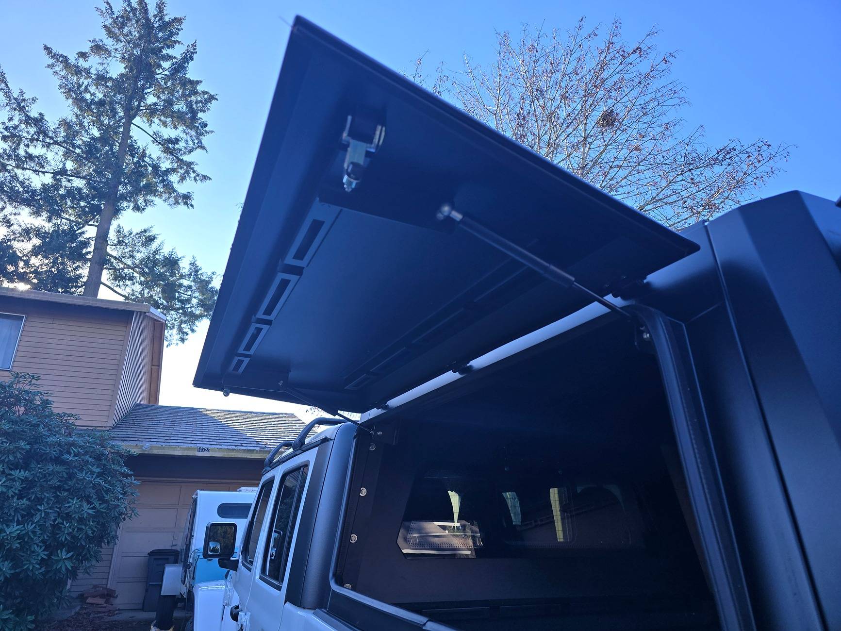 Jeep Gladiator ARE camper shell lack of QC- - update! 20241211_123838