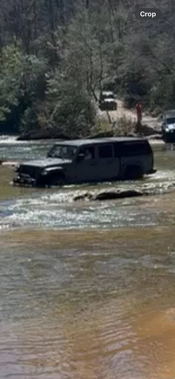 Jeep Gladiator ARE camper shell lack of QC- - update! IMG_0956