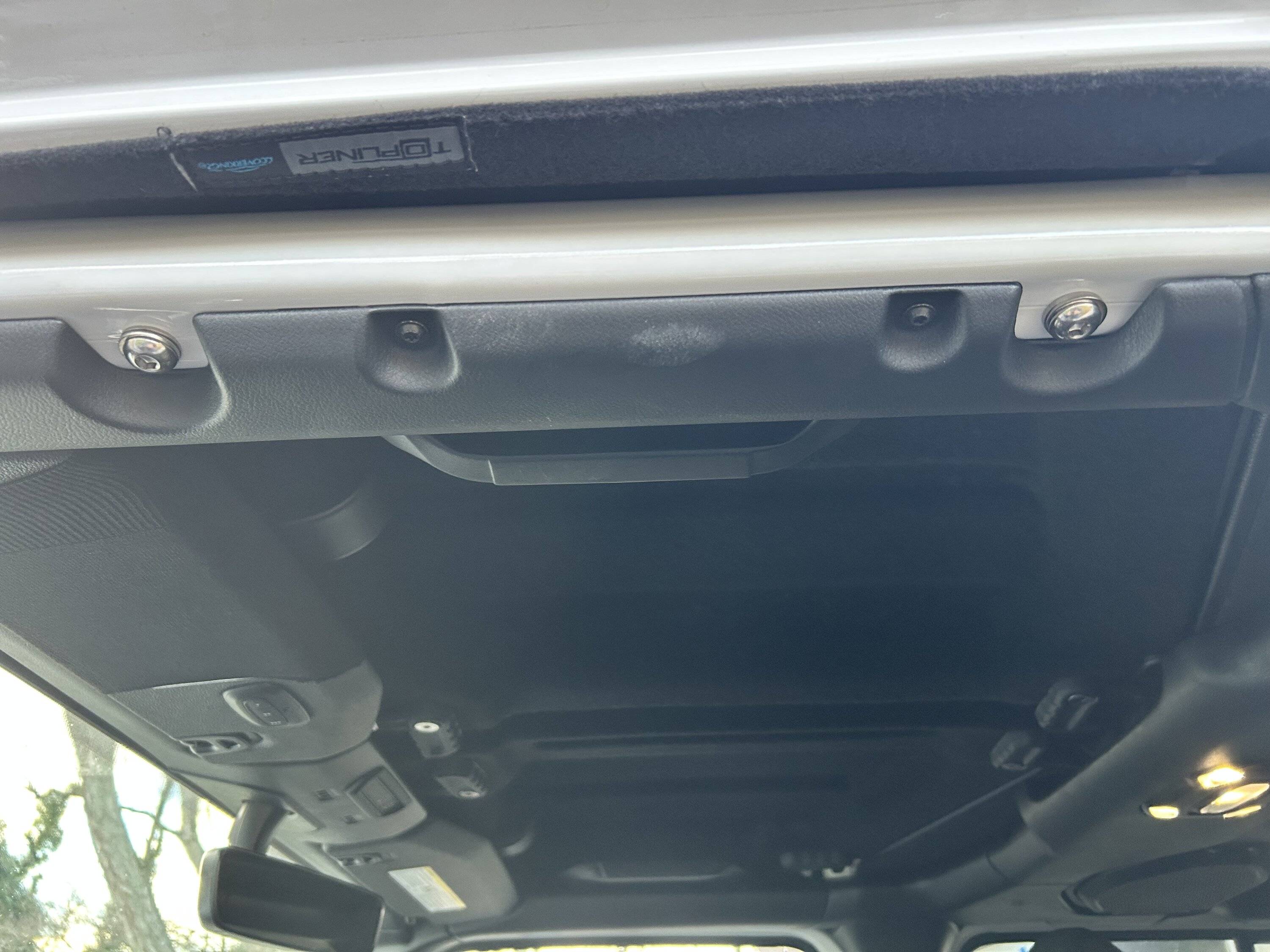Jeep Gladiator Sunrider Fit - help with grab handles IMG_4520