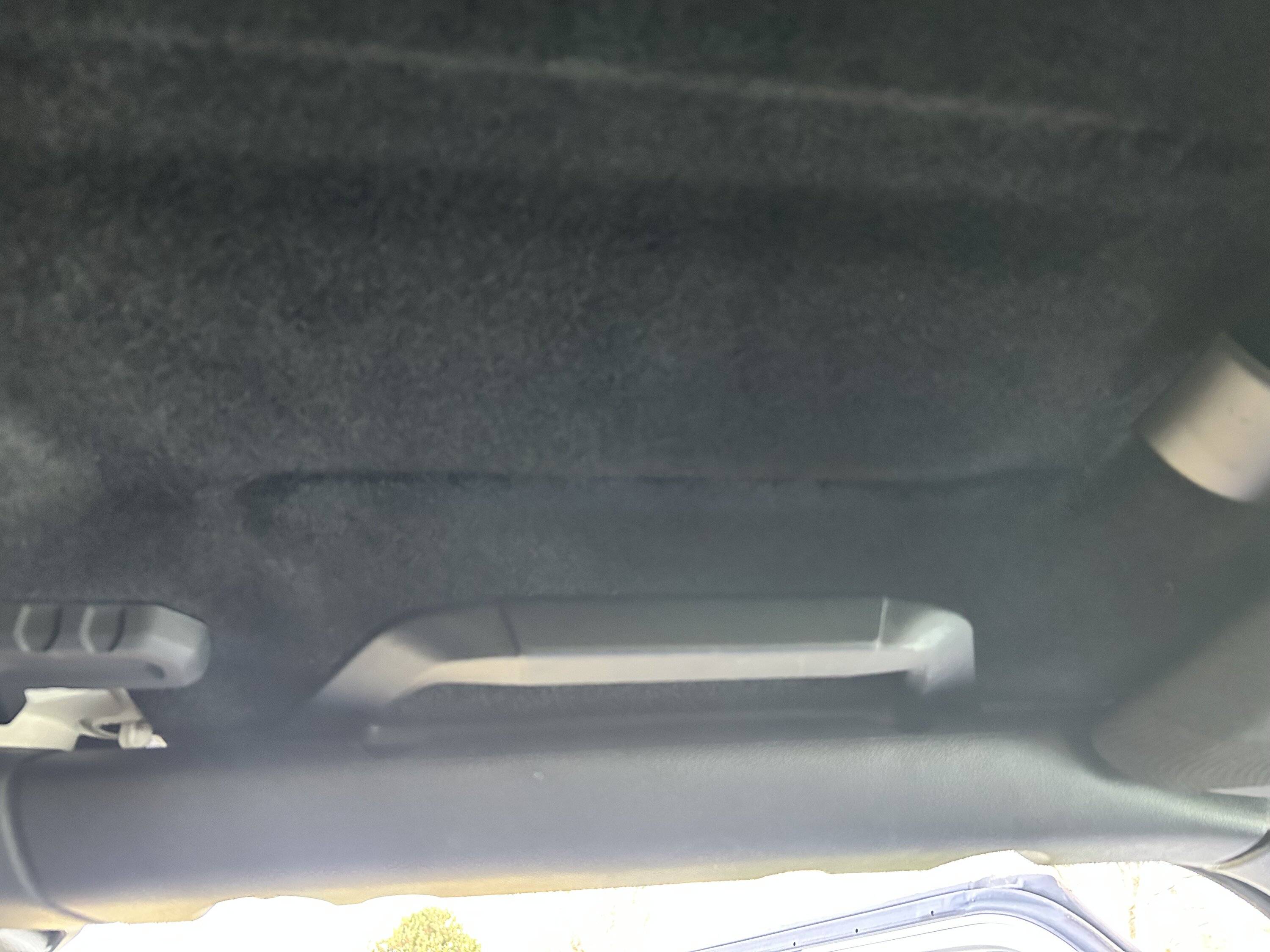 Jeep Gladiator Sunrider Fit - help with grab handles IMG_4521