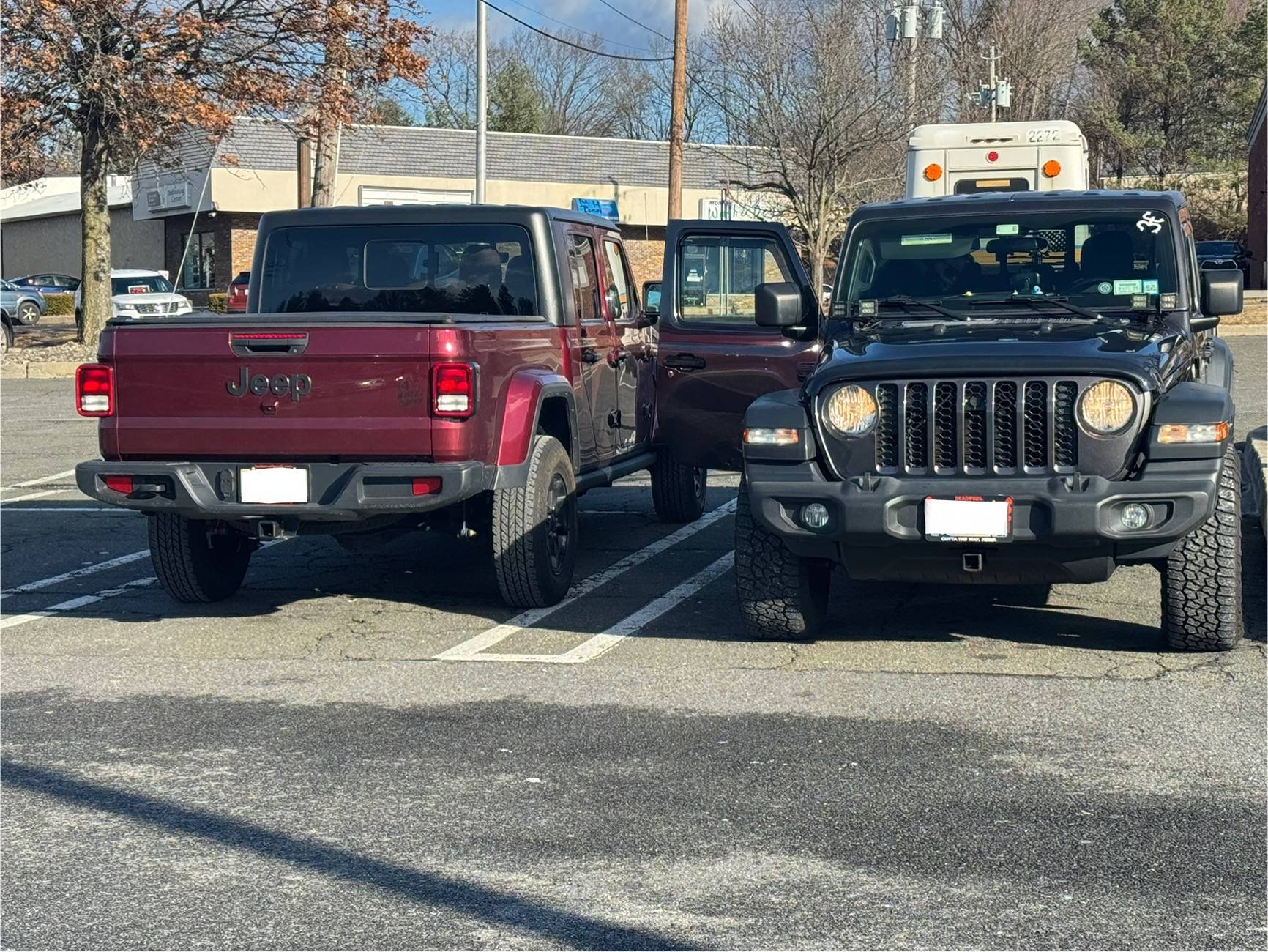 Jeep Gladiator Jeeps Parking Next To Jeeps IMG_9849