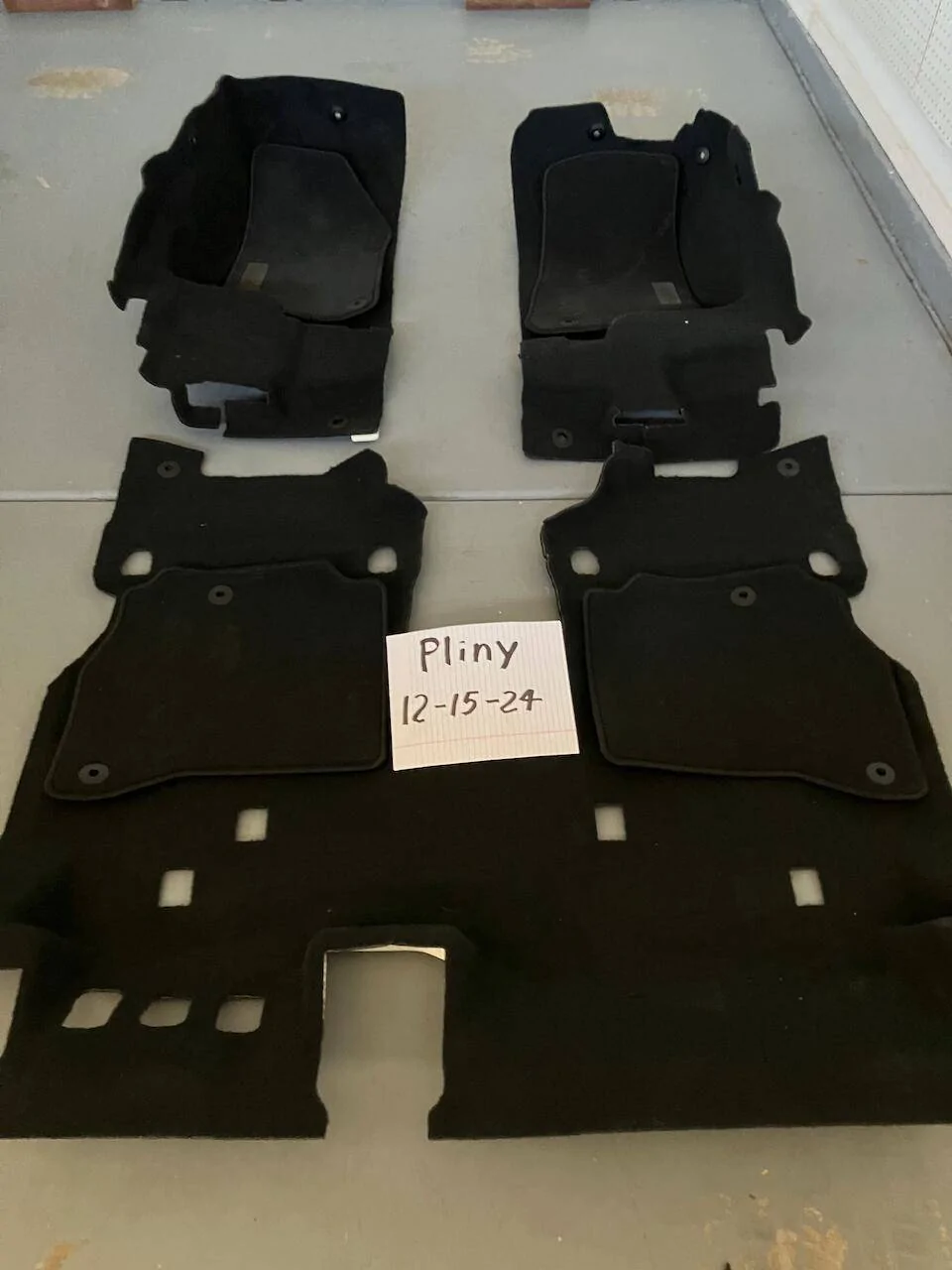 Jeep Gladiator Free: Front and rear carpets and carpet floormats IMG_2407
