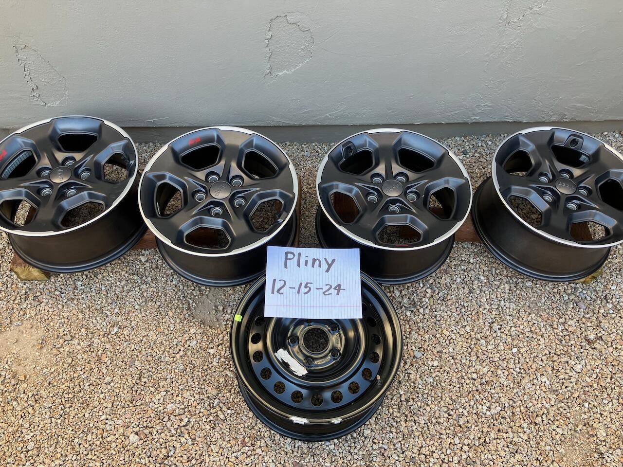 Jeep Gladiator Free: 2022 JTR wheels including TPMS sensors IMG_2403