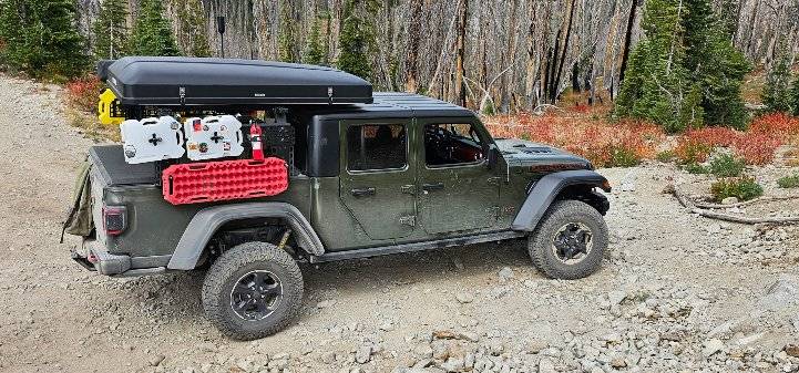 Jeep Gladiator Do you have any fun winter projects for your machine? MEb4cf0b18d9ac0a1c0c6f1ee6662a4e3