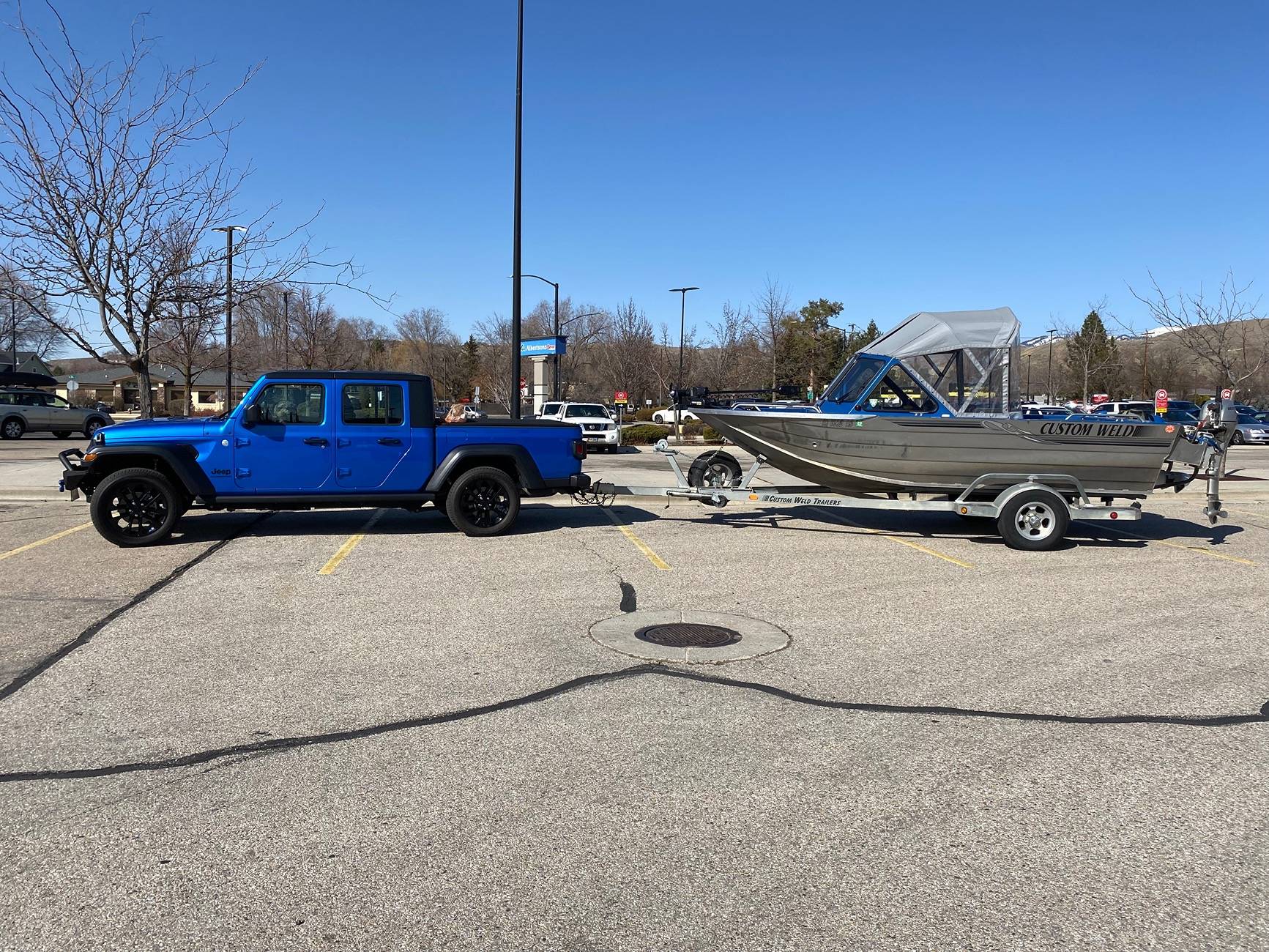 Jeep Gladiator Towing pontoon boat cross country IMG_0552