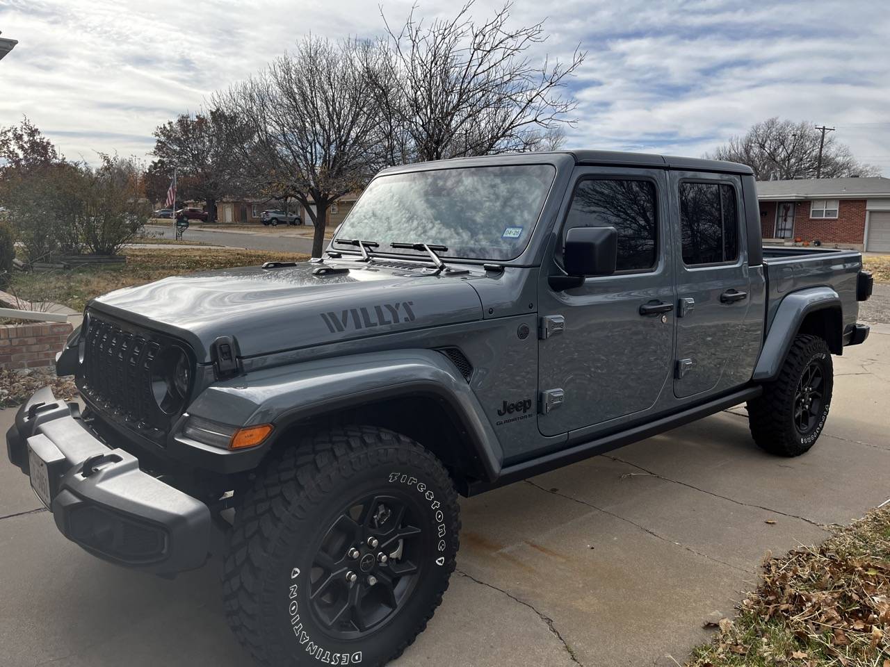 Jeep Gladiator 2024 Jeep Gladiator Willys - 9k miles - $41,000 IMG_7639 Lar