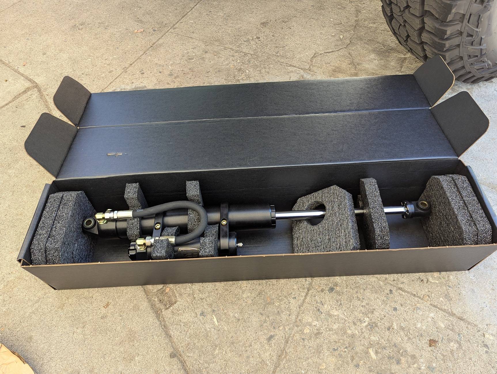 Jeep Gladiator Black and Gold from Metalcloak PXL_20241218_195343713