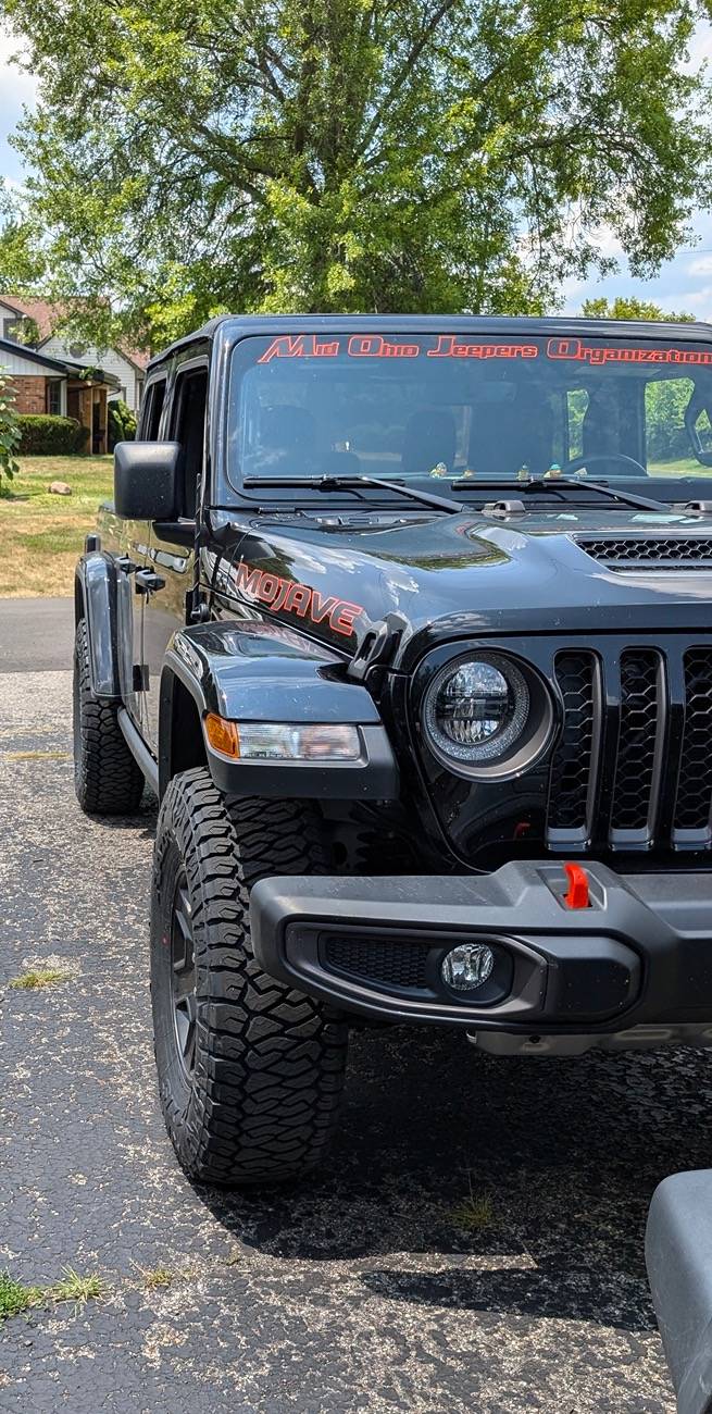 Jeep Gladiator 33’s to 35’s on a Mojave 1000005149