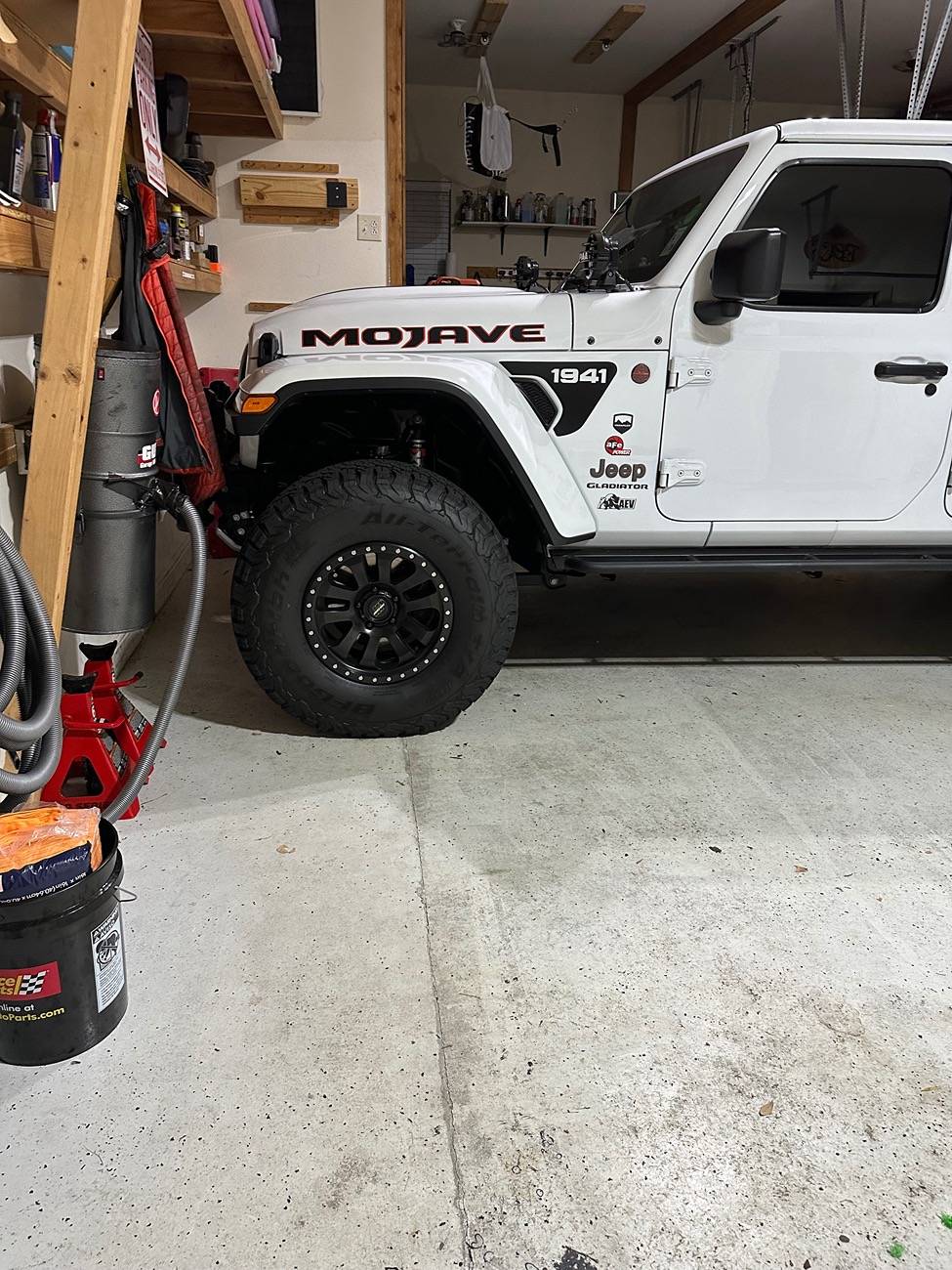 Jeep Gladiator 33’s to 35’s on a Mojave IMG_7231