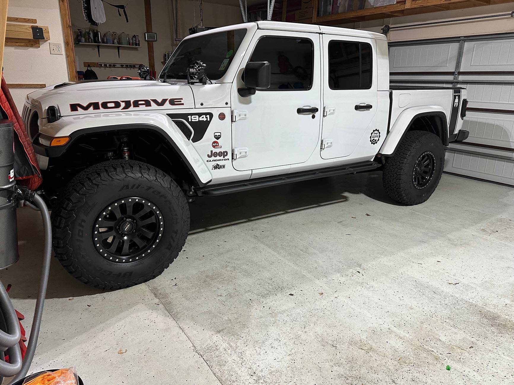 Jeep Gladiator 33’s to 35’s on a Mojave IMG_7232