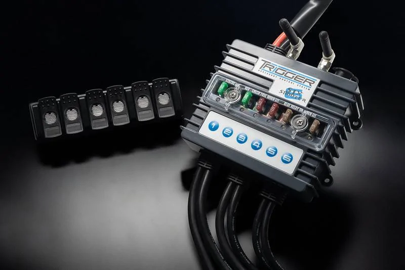 Jeep Gladiator Aux light/accessory switches ORACLE_Lighting_Trigger_6_Shooter
