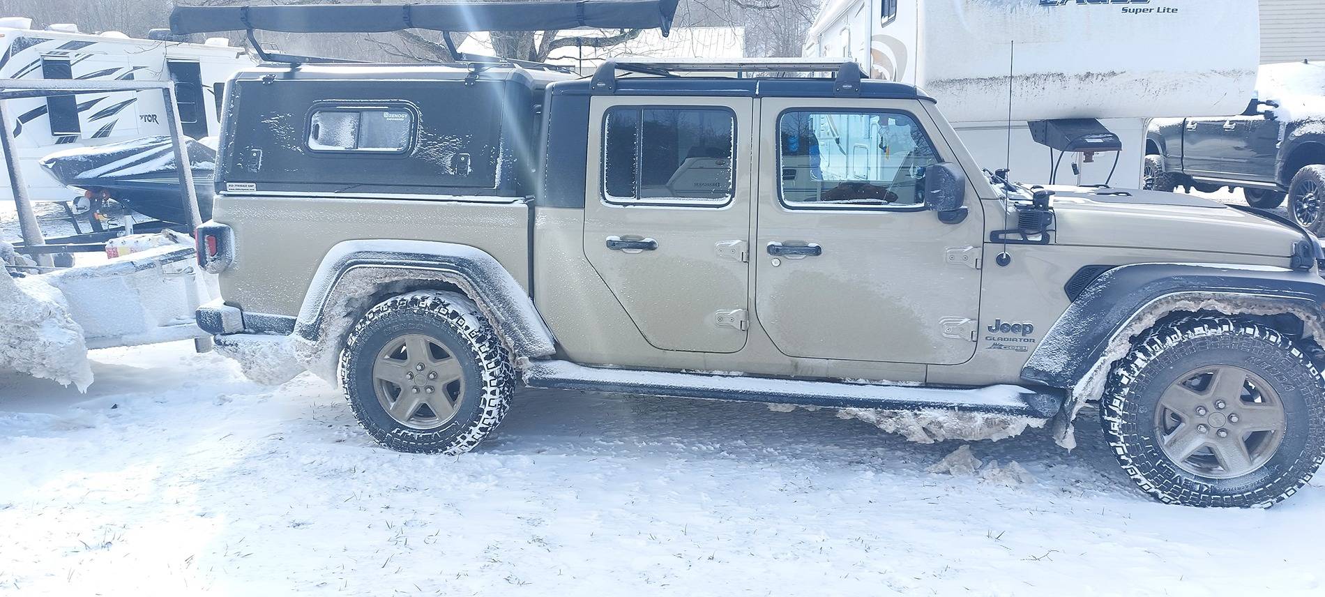 Jeep Gladiator Winter Driving - Fishtailing 20221223_114932