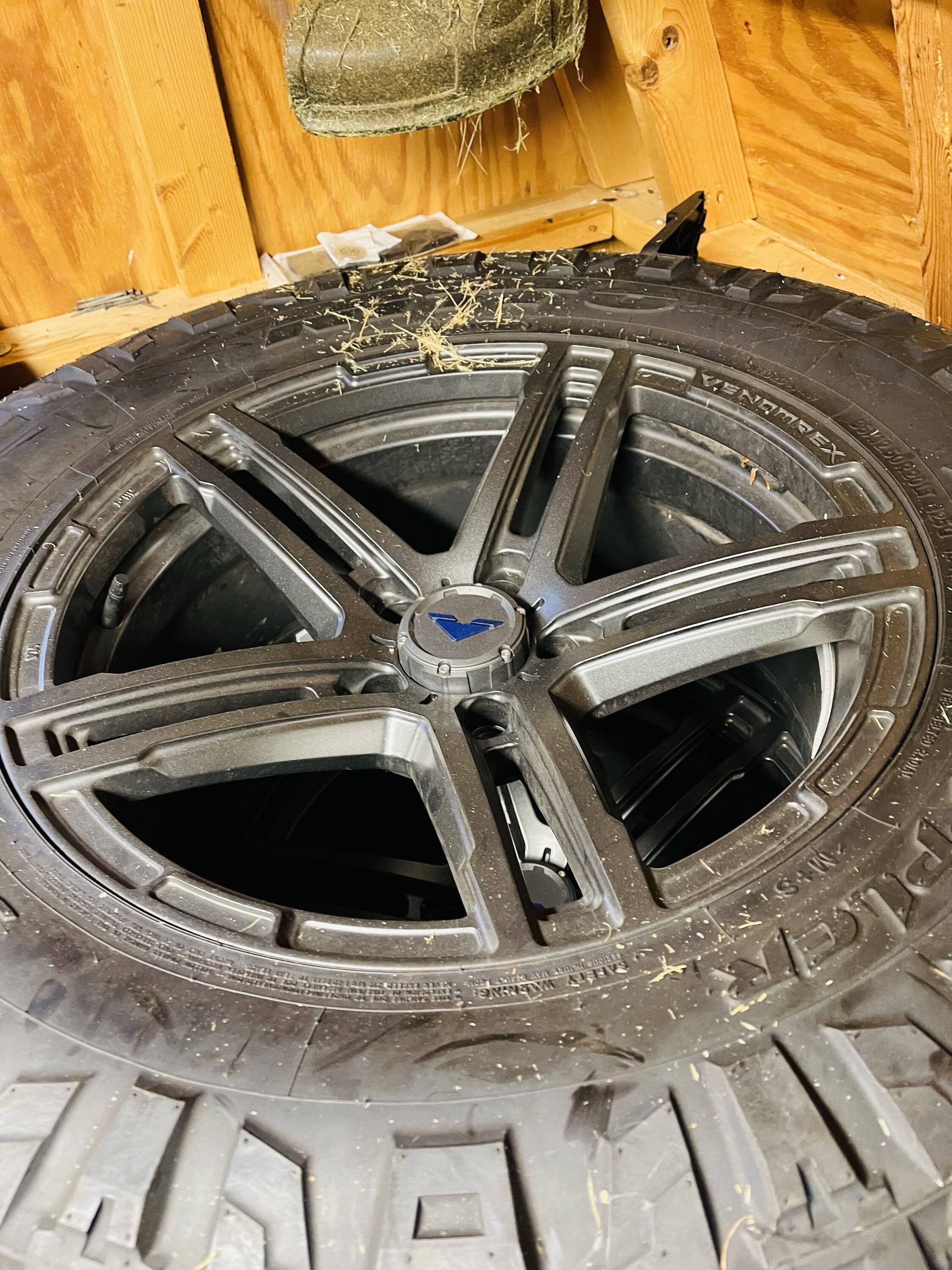 Jeep Gladiator 5 Nitto Ride Grappler 35x12.5x20 Tires with 5 Venomrex Wheels IMG_6804