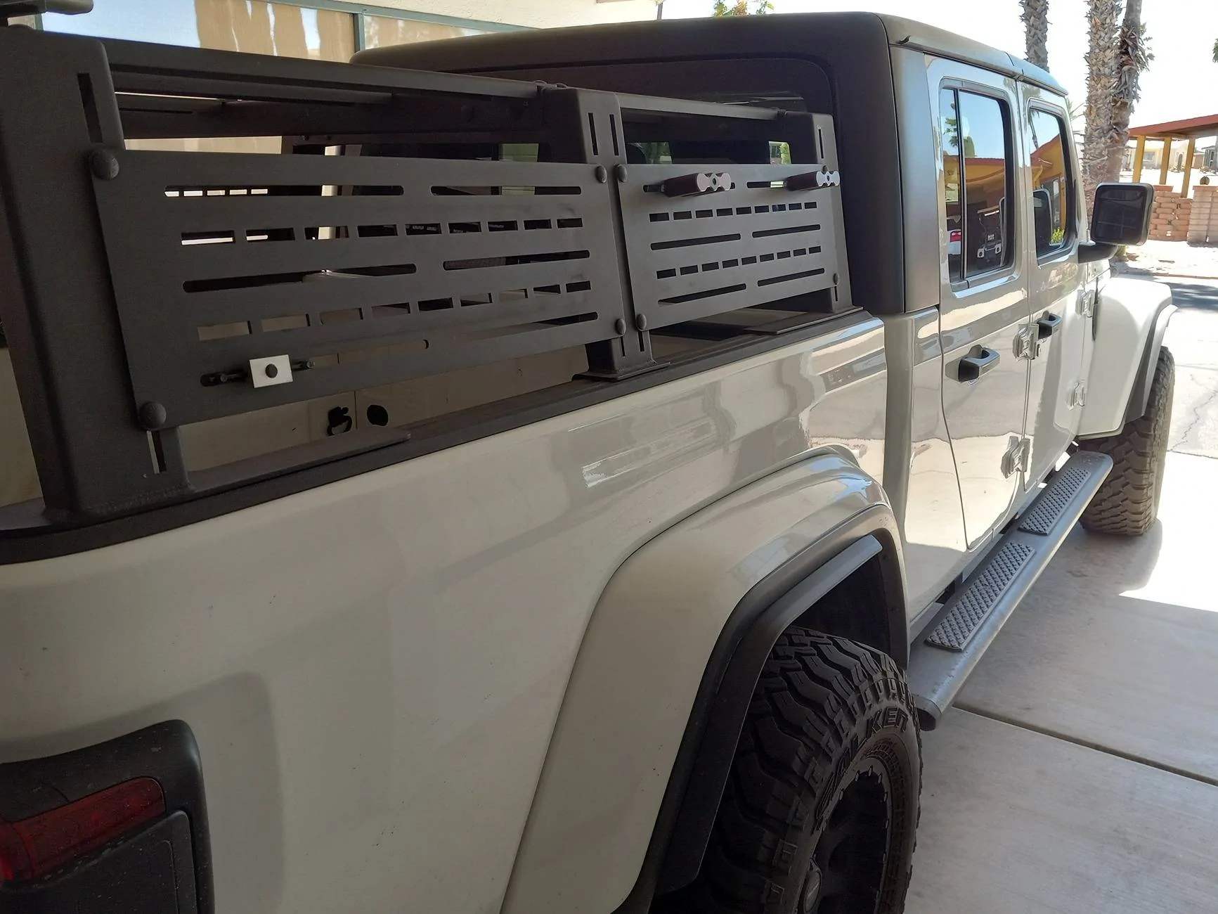 Jeep Gladiator Front-of-bed rack. Useful? Useless? Opinions? 20240415_115708