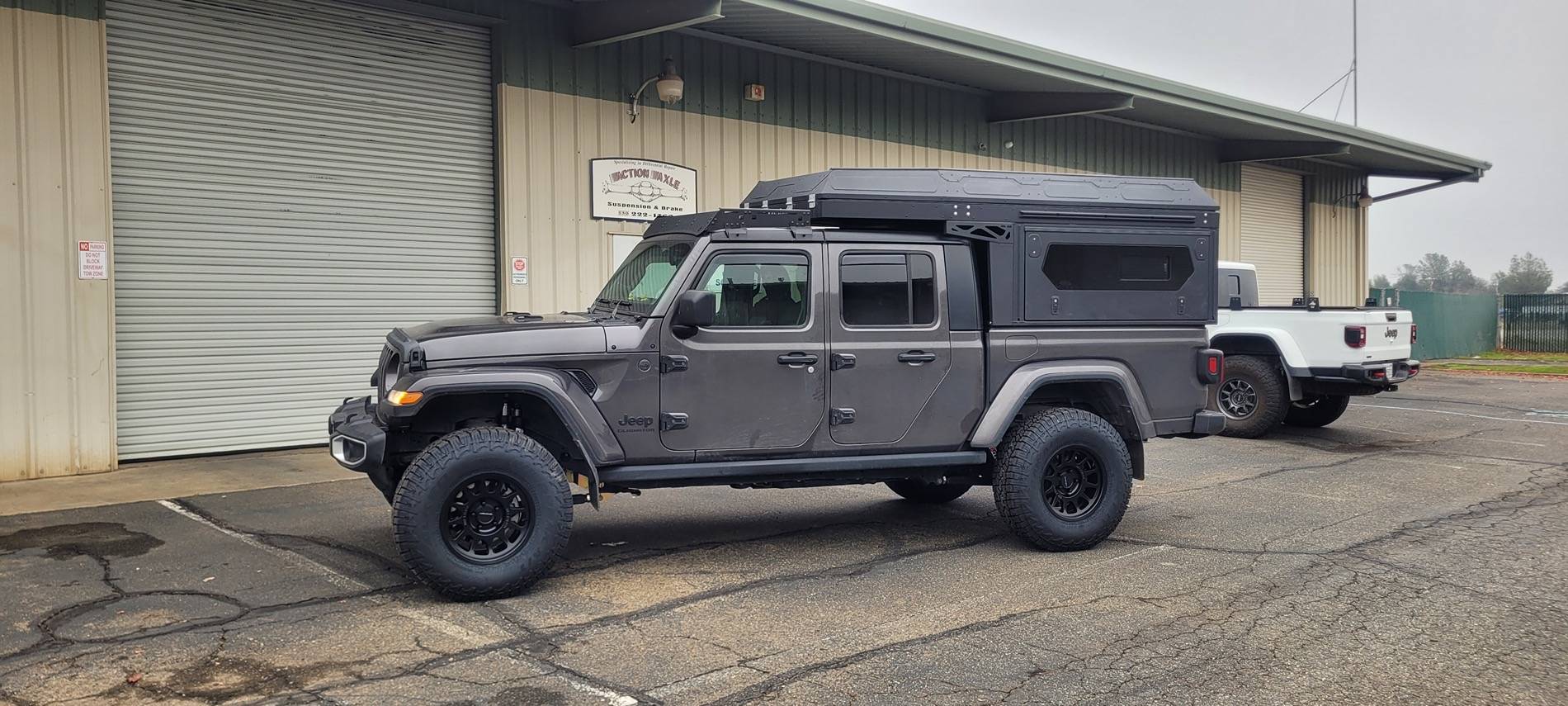 Jeep Gladiator Alu-Cab Canopy Camper Roll Call IMG_3161